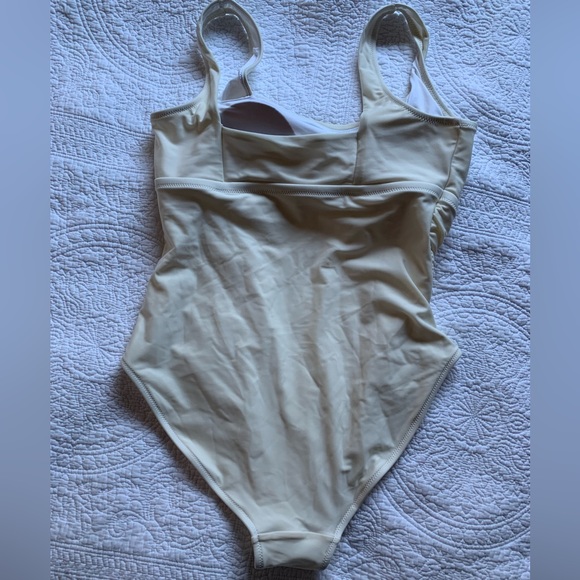 Square-Neck One-Piece Old Navy Swimsuit with Full Coverage - Picture 4 of 14